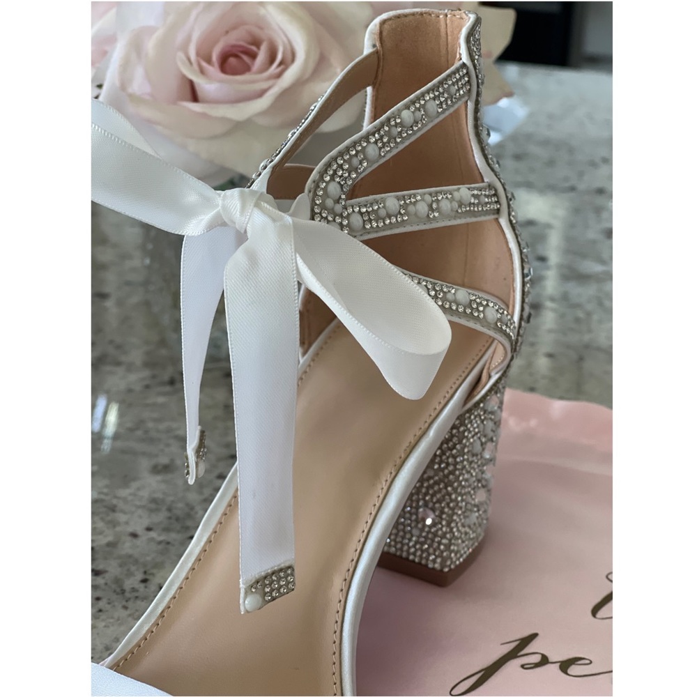 BNWT Kate Whitcomb “Lola” Ivory Block Heel Bridal Shoes - Picture 7 of 9